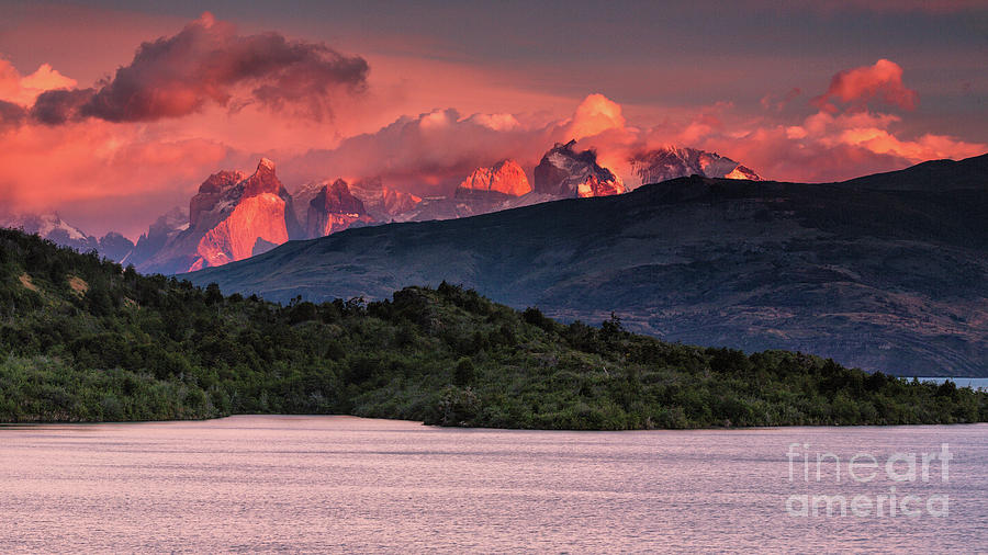 Cuernos On Fire by Stuart Gordon Cuernos On Fire by Stuart Gordon
