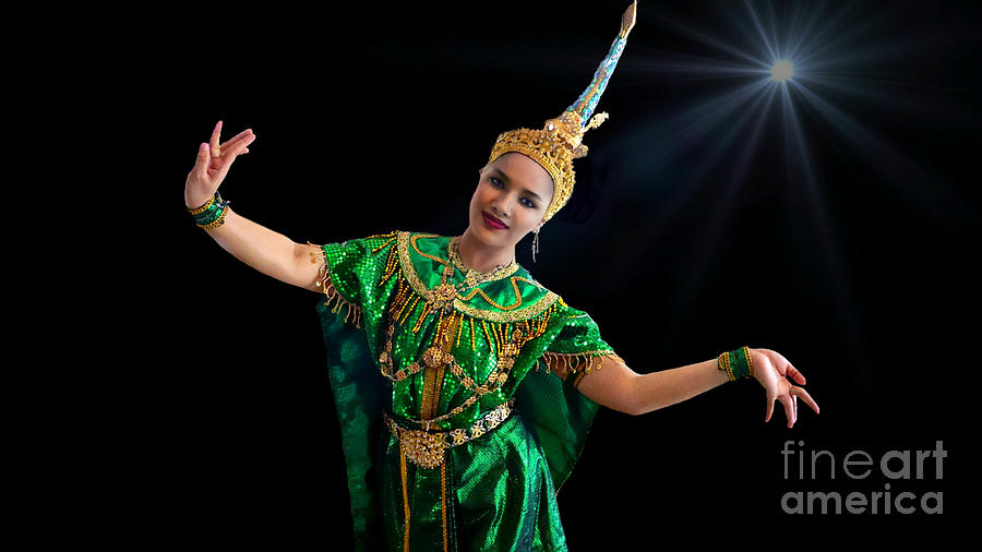 Cultural Thai Dance Digital Art by Ian Gledhill