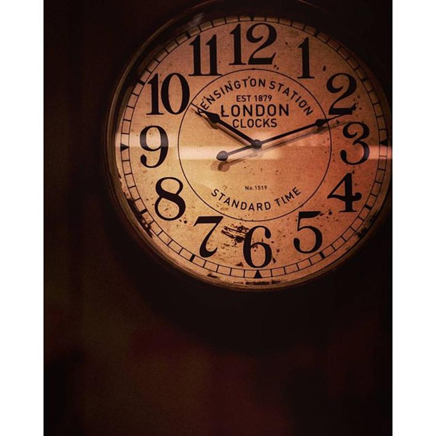 Vintage Photograph - Día 4: Reloj. #project365 by Joel Garcia
