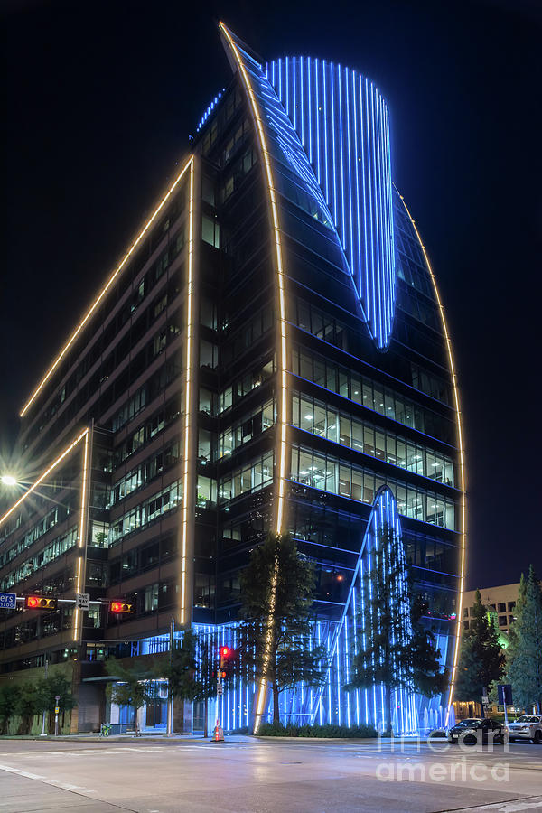 Dallas Hunt Oil Building Photograph by Bee Creek Photography - Tod and ...