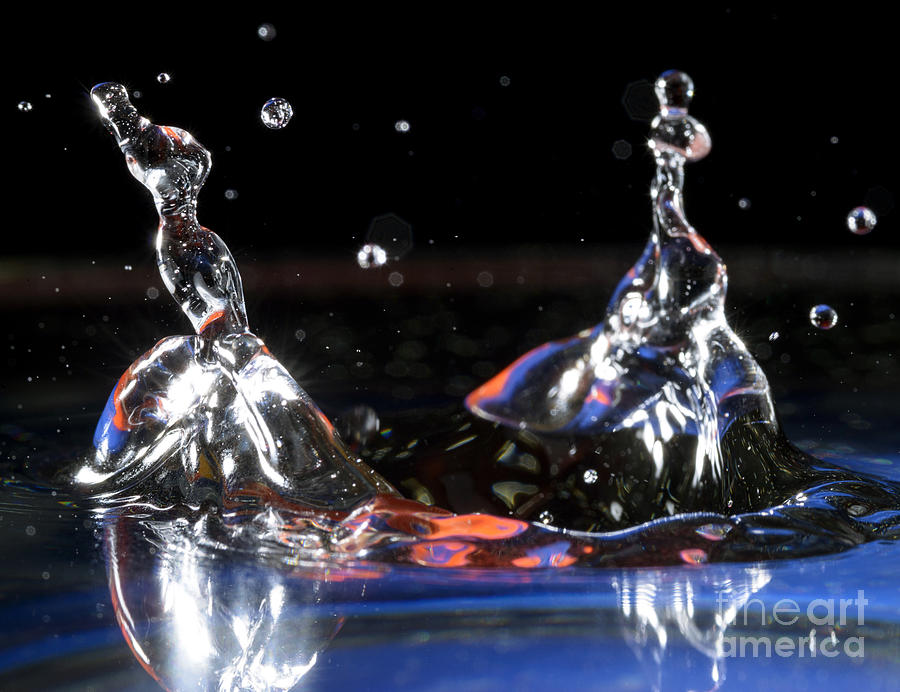 Dance of the Water Drops Photograph by Art Whitton