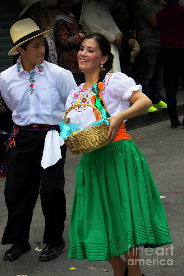 Dancers In Pase Del Nino Parade Photograph by Al Bourassa