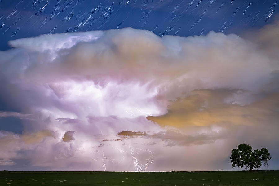 Dancing Thunderstorm Cell On The Horizon Photograph