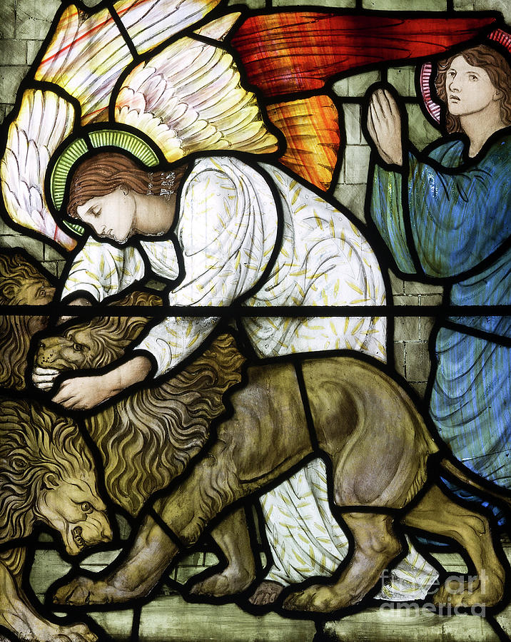 Lion Glass Art - Daniel in the Lions Den by Edward Burne-Jones