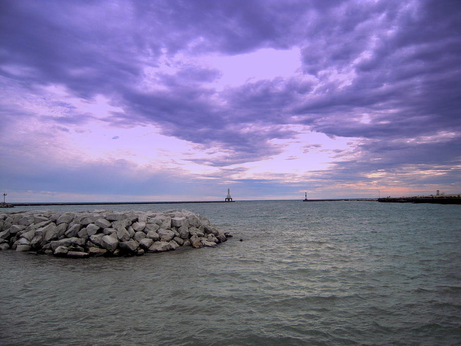 Darkening Skies Over Lake Michigan Photograph by Don Struke