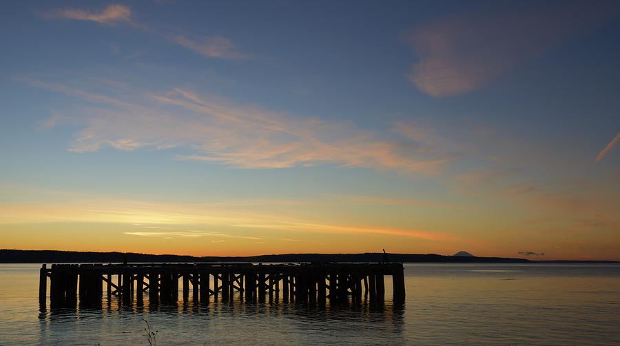 Dawn at Admiralty Cove Photograph by Bob VonDrachek