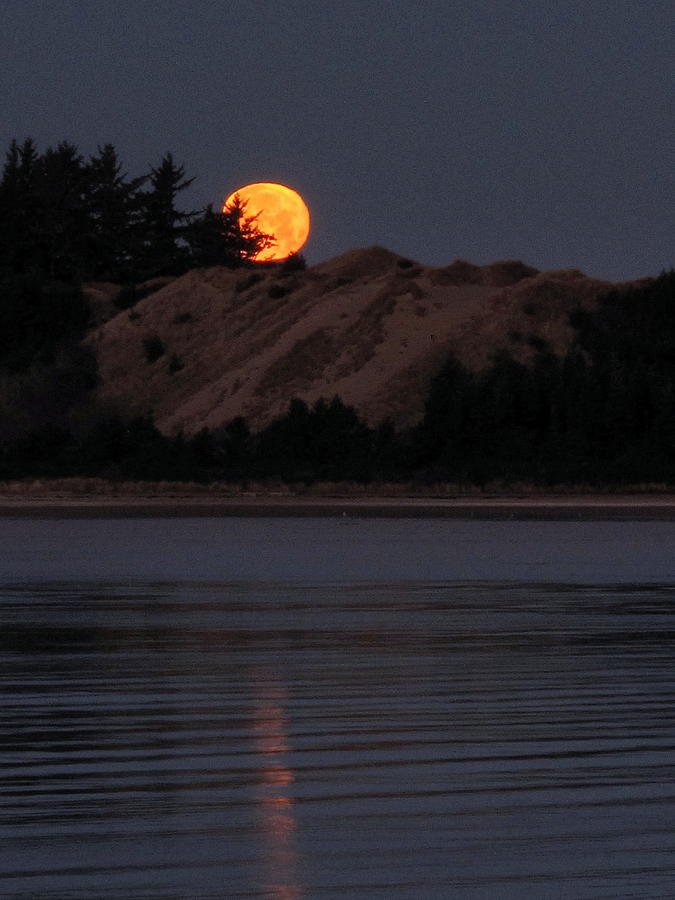 Dawn Moon Glow Photograph by Suzy Piatt