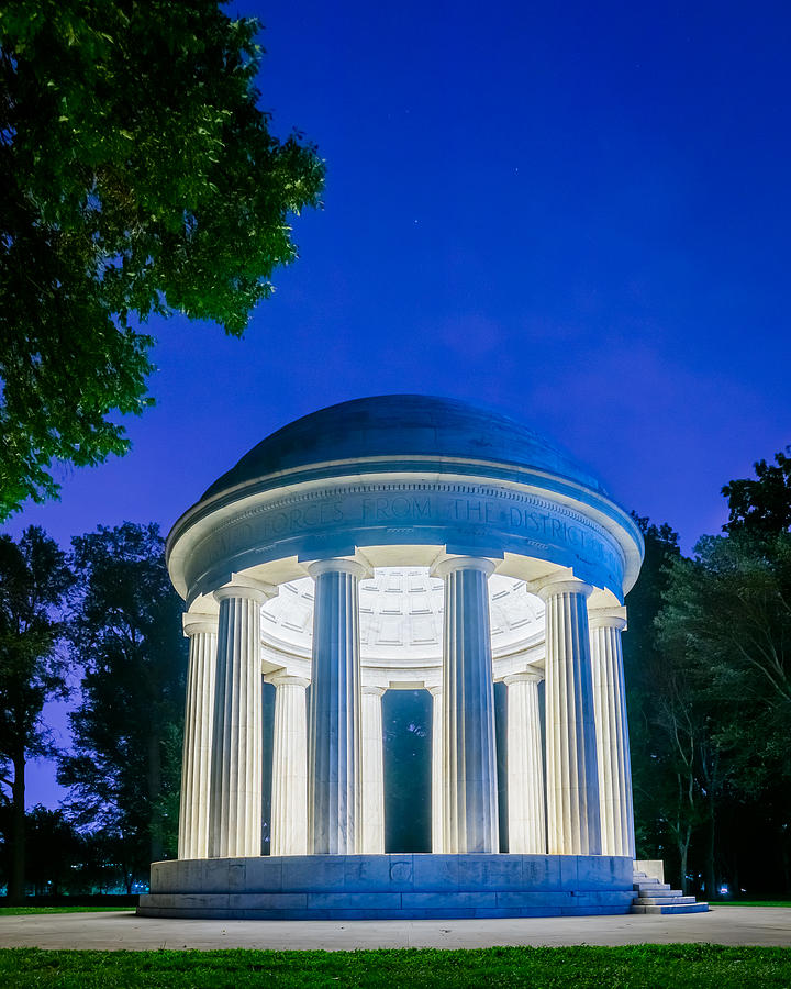 Washington D.c. Photograph - DC War Memorial by Chris Bordeleau