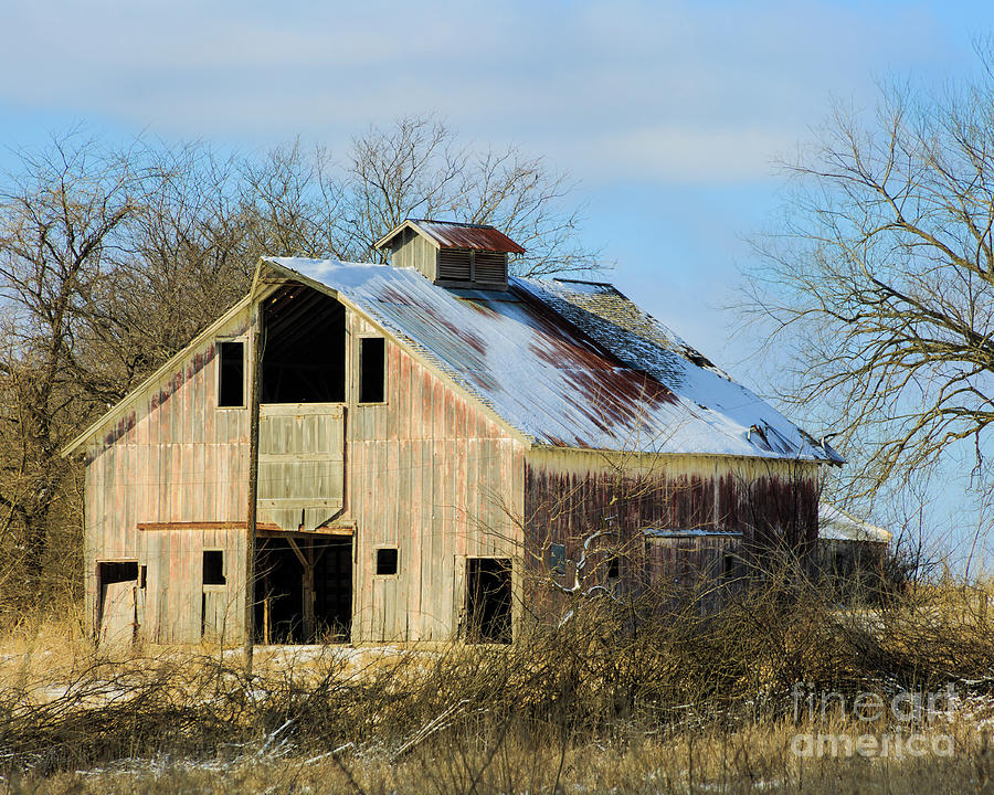 Decaying Old Barn Photograph by Terri Morris - Fine Art America