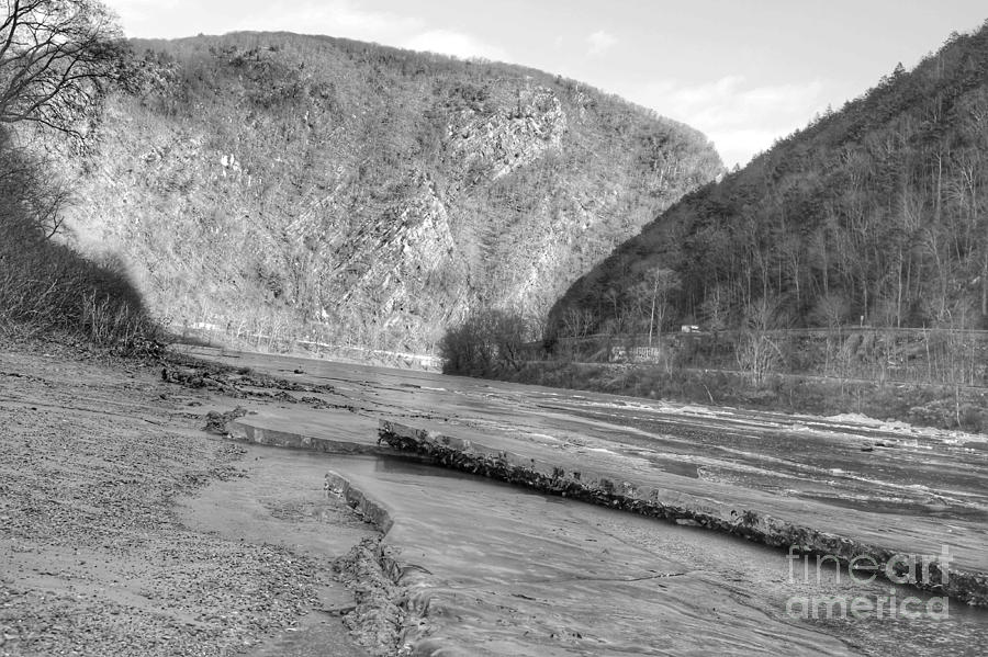 Delaware Water Gap in Winter Photograph by Christopher Lotito