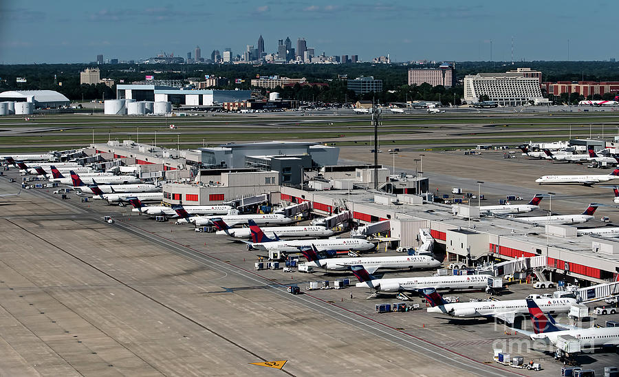 Delta Air Lines Jets at Hartsfield Jackson Atlanta Internation Photograph by David Oppenheimer