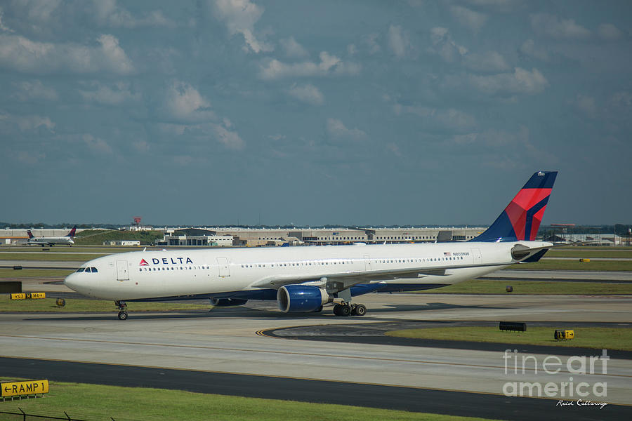 Delta Airlines Jet N803NW Atlanta Airplane Art Photograph by Reid Callaway