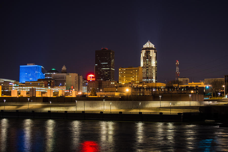Des Moines Nightlife Photograph by John Murphy Fine Art America