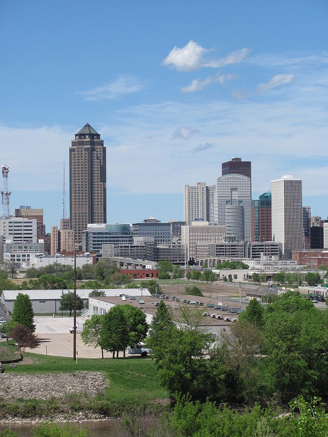 Des Moines from MacRae Park Photograph by Jerry Browning - Fine Art America