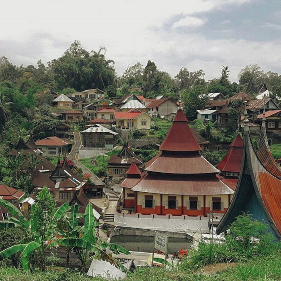 Desa Terindah Di Dunia..
versi Majalah Photograph by Rahmi Mainur
