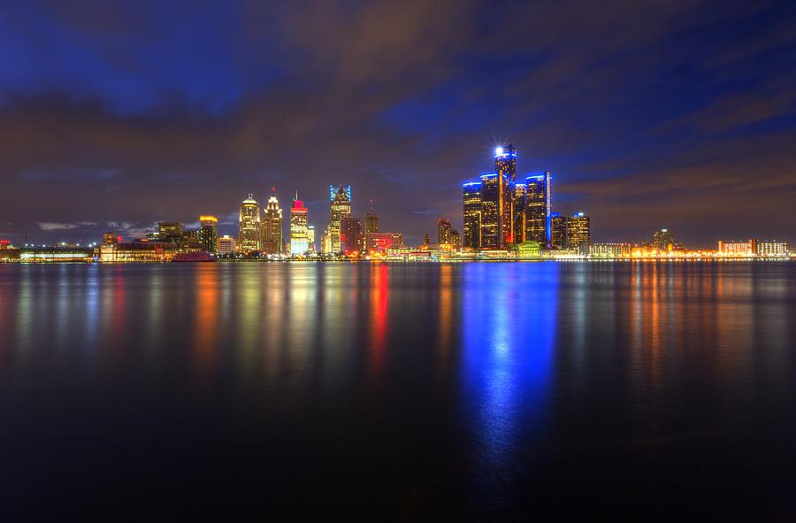 Detroit Photograph - Detroit at Night by Cindy Lindow
