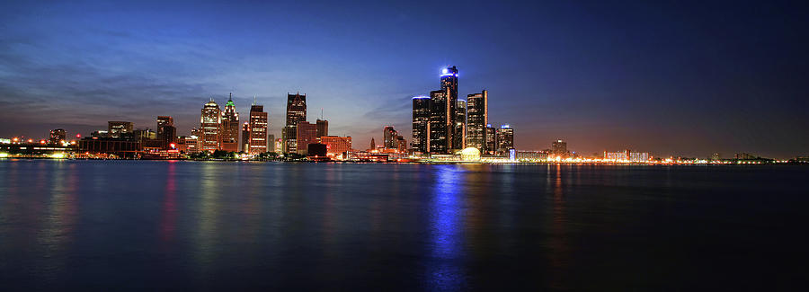 Detroit Skyline 1 Photograph by Gordon Dean II
