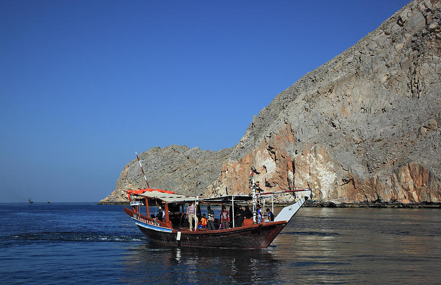 Dhau in the bays of Musandam, Shimm strait, in the granny's nich ...