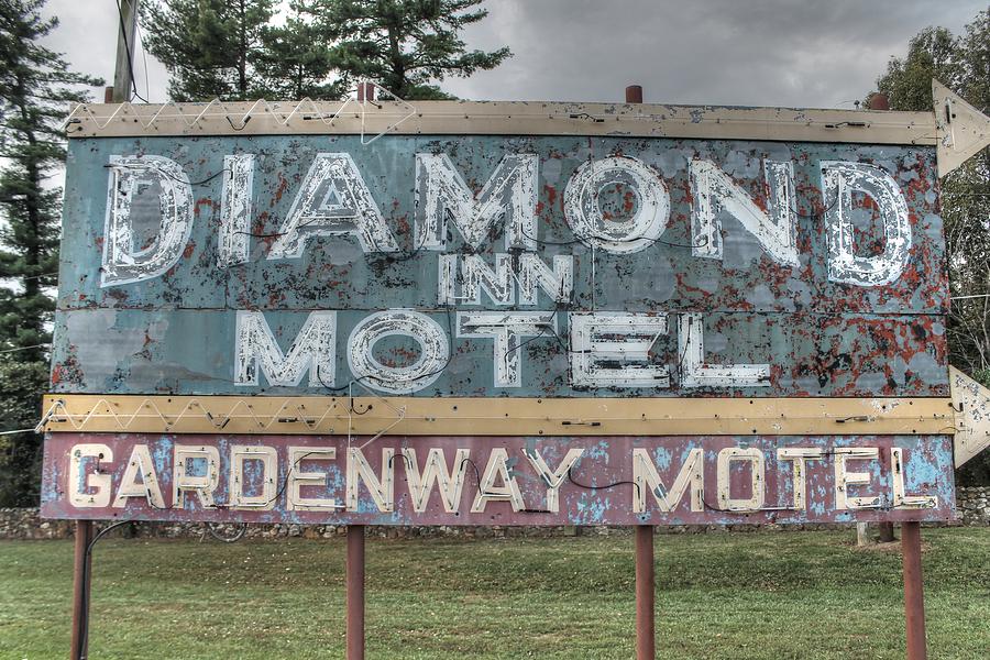 Diamond Inn Motel Gardenway motel sign Photograph by Jane Linders