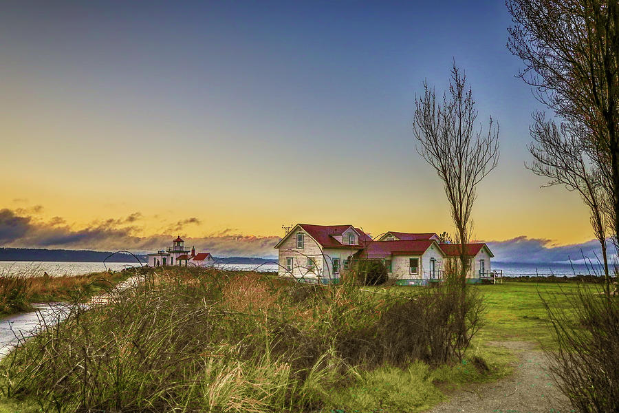 Seattle Photograph - Discovery Park Lighthouse by Lorraine Baum