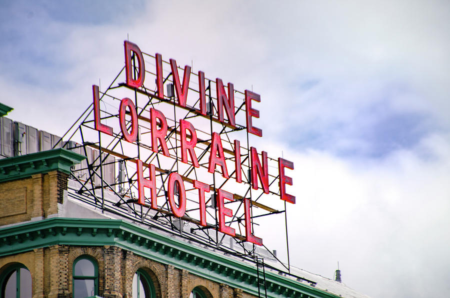 Divine Lorraine Marquee - Broad Street Photograph by Bill Cannon