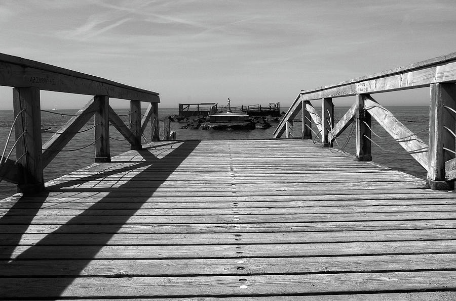Black And White Photograph - Docking by Alex Coghe
