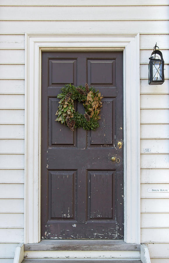Christmas Photograph - Doors of Williamsburg 86 by Teresa Mucha