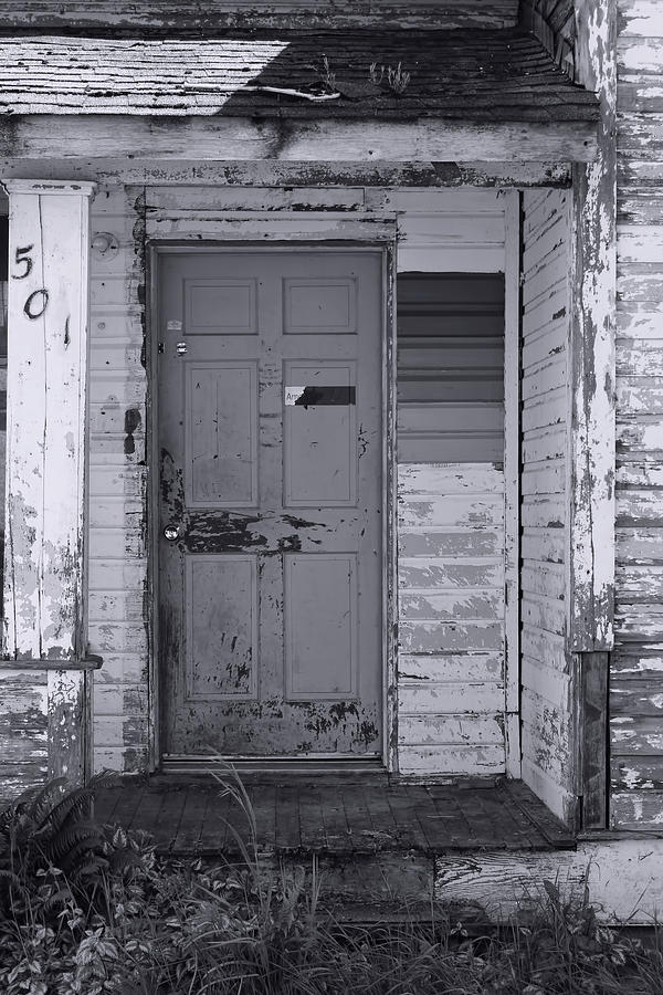 Doorway abandoned homestead Photograph by Cathy Anderson