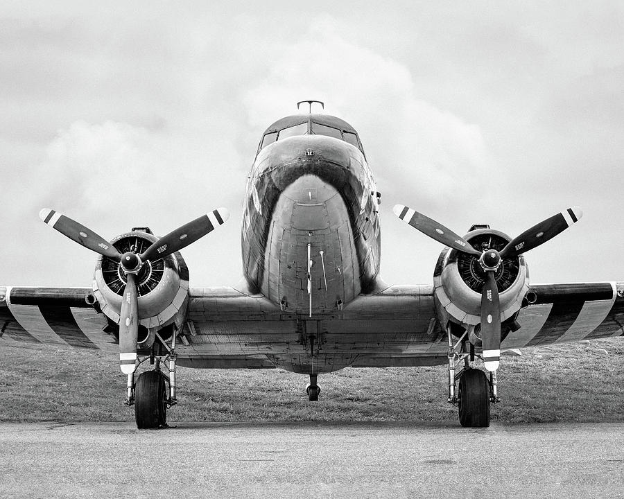 Douglass C-47 Skytrain - Gooney Bird Photograph by Gary Heller