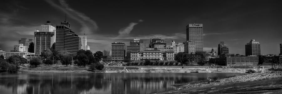 Memphis Photograph - Downtown Memphis Skyline 002 BW by Lance Vaughn