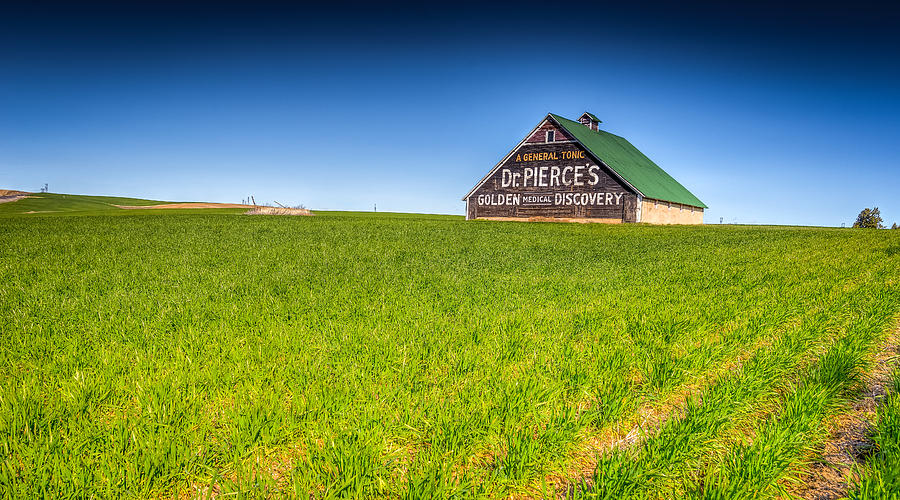 Dr. Pierces Barn Photograph by Spencer McDonald