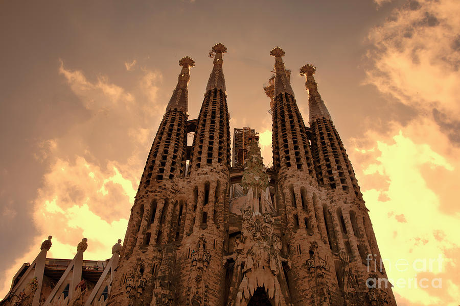Dramatic Sun Burst La Sagrada Familia Barcelona Spain Gaudis Masterpiece  Photograph by Chuck Kuhn