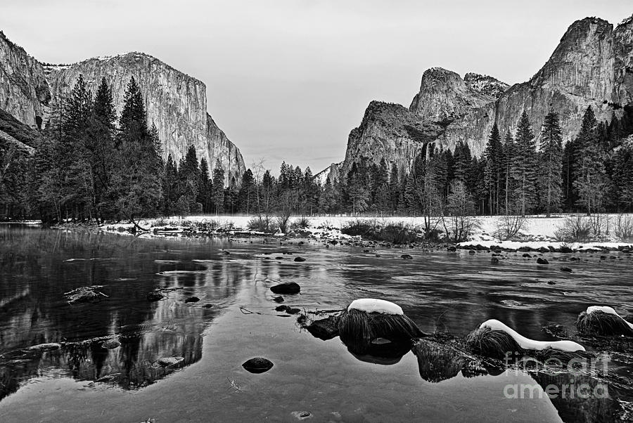 Yosemite National Park Photograph - Dramatic view of Yosemite Valley. by Jamie Pham