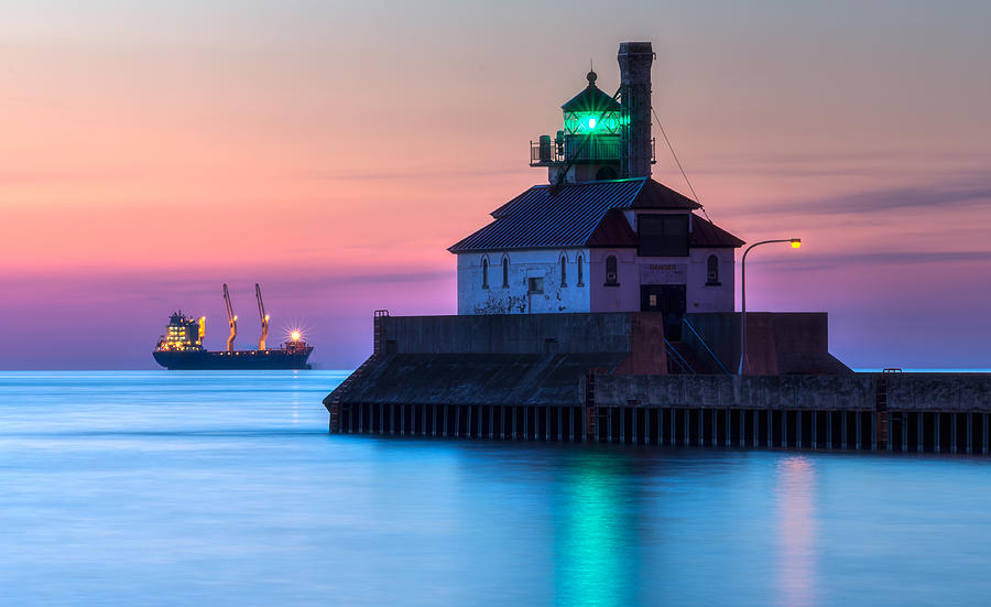 Pier Photograph - Duluth South Pier Light by Matt Hammerstein