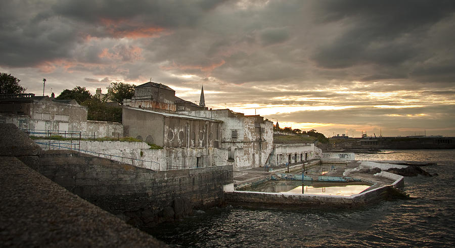 Dun Laoghaire Baths Photograph by Gary Rowe