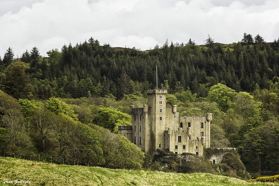 Dunvegan Castle Photograph by Fran Gallogly