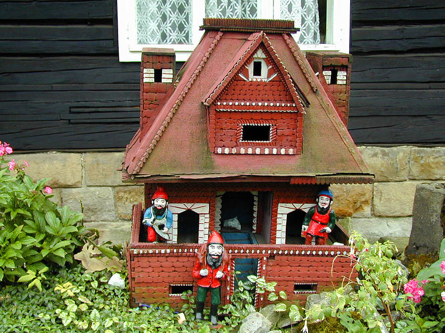 dwarf house