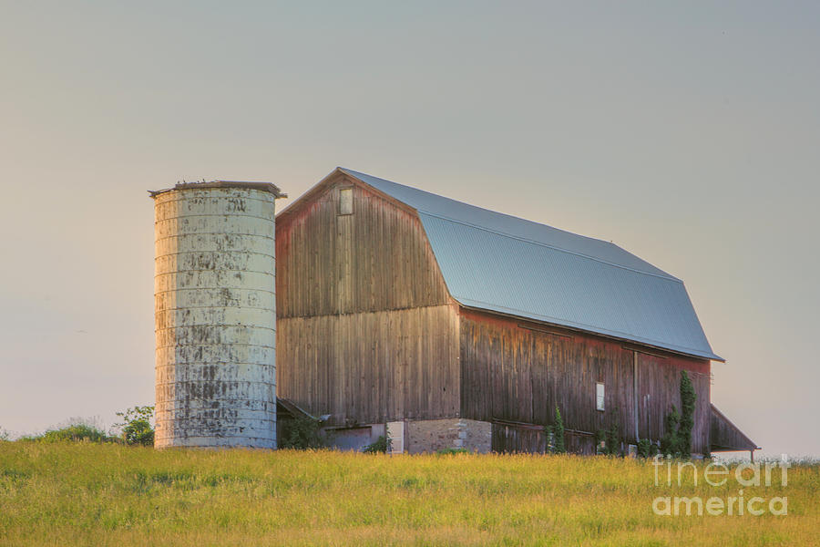Early Morning Barn Photograph by Rod Best