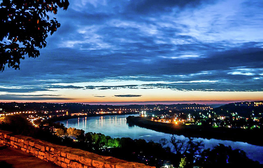 Early Morning View Of The Ohio River From Eden Park Photograph by ...