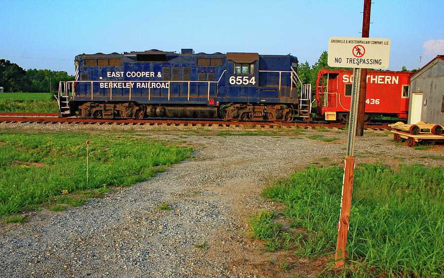 East Cooper Berkeley Railroad #6554 a Photograph by Joseph C Hinson