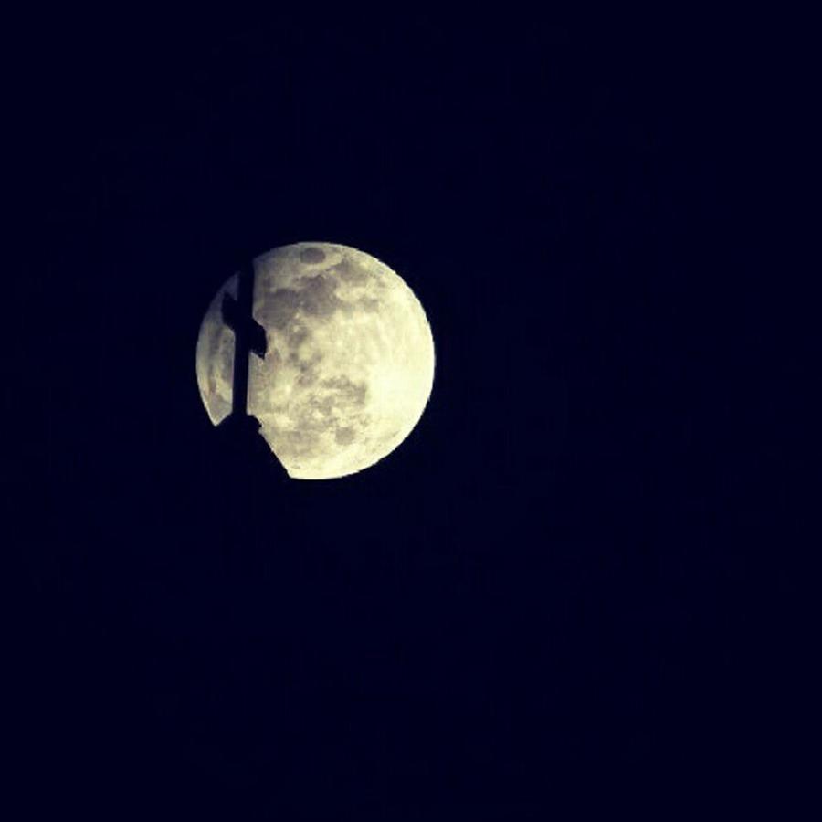 Nocturna Photograph - Eclipse Lunar Jueves 25 Fe Abril 2013 by Alexia Estevez