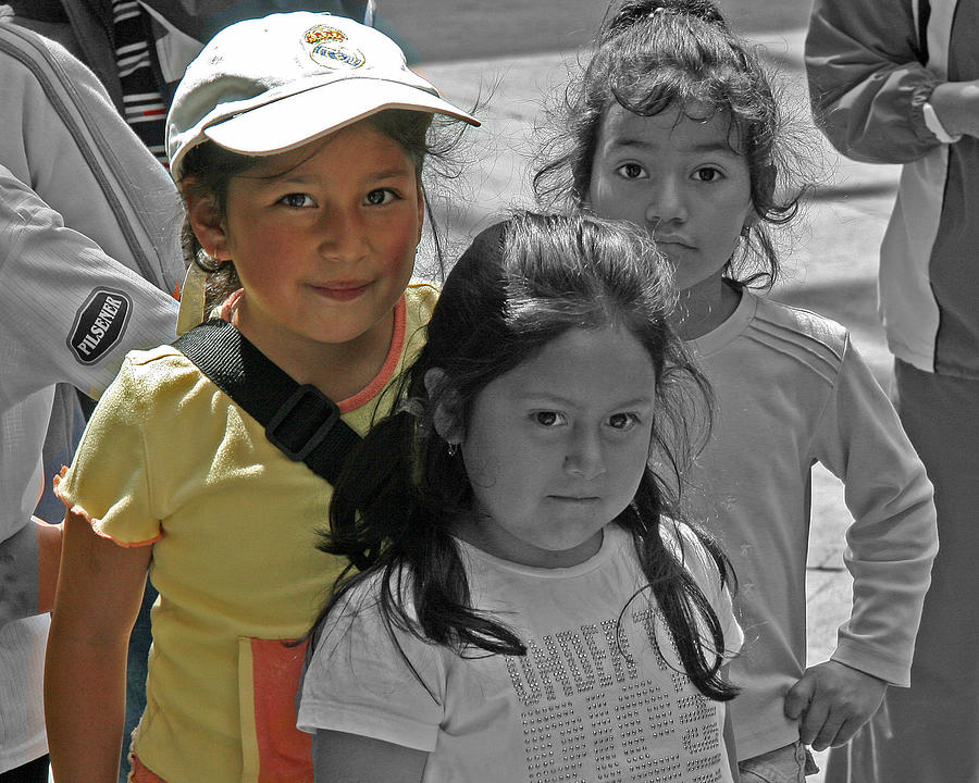 Ecuador Girls Photograph by Larry Linton