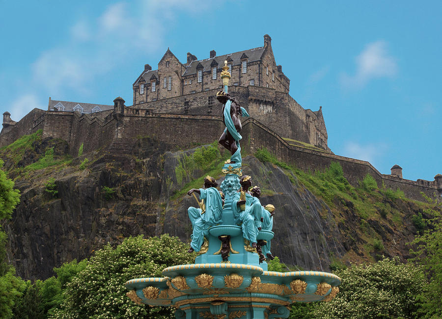Edinburgh Castle Photograph by Robert Pilkington