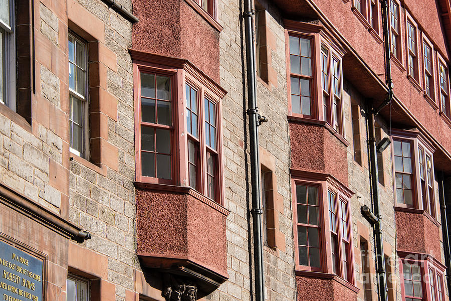 Edinburgh Royal Mile Apartments One Photograph By Bob Phillips - Pixels