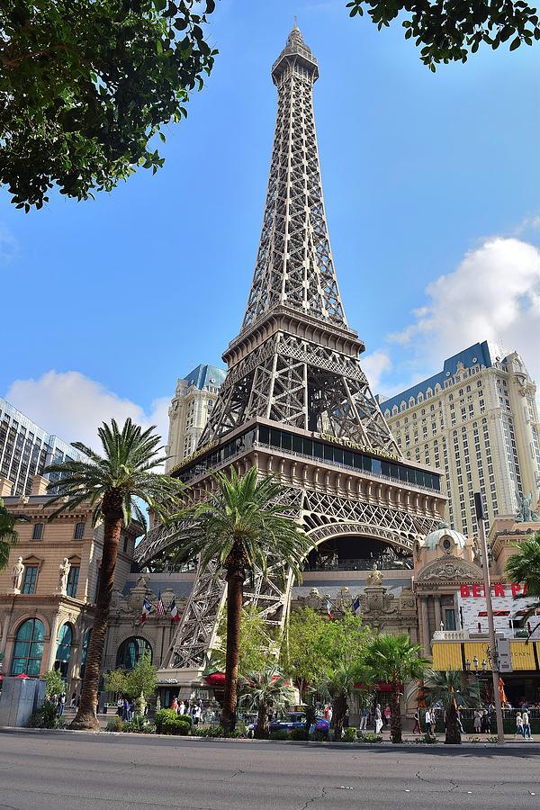 Eiffel Tower on the Strip in Las Vegas Editorial Stock Image - Image of  urban, tower: 33316469