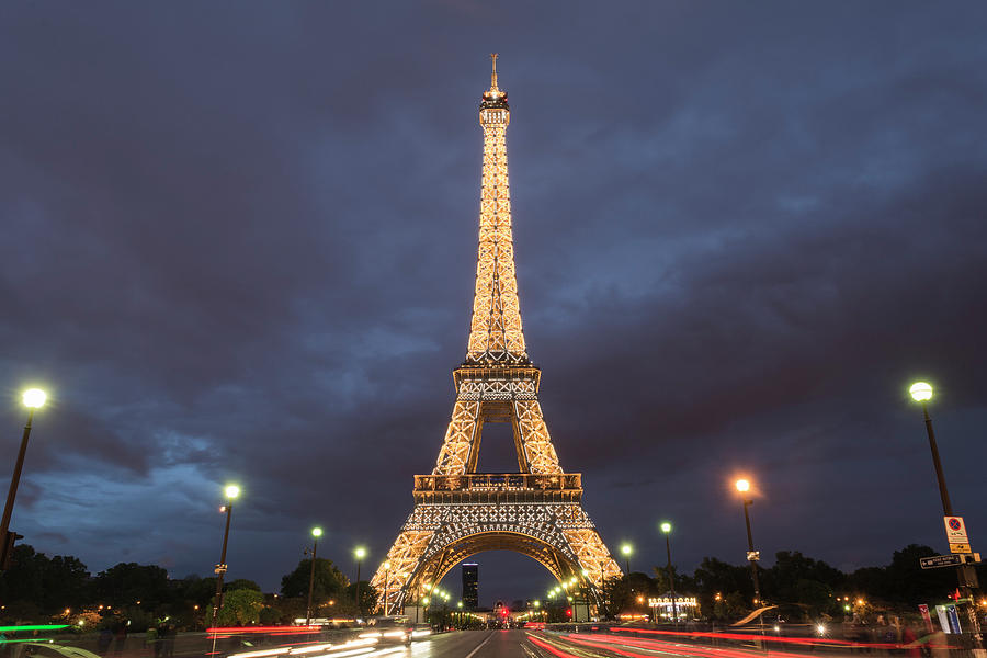 eiffel tower at dusk