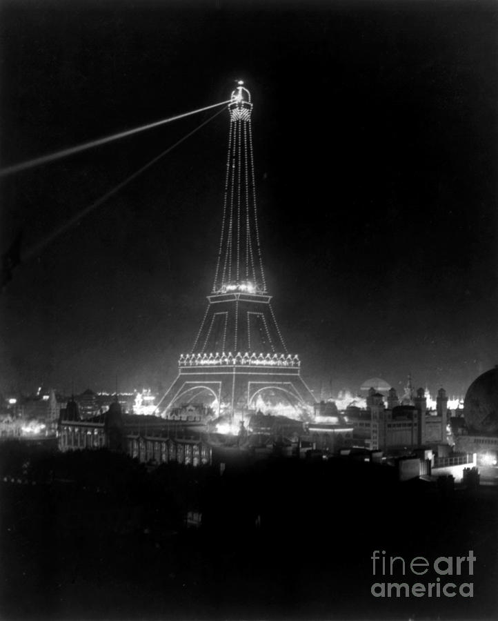 Eiffel Tower, Paris Expo, 1900 Photograph by Science Source