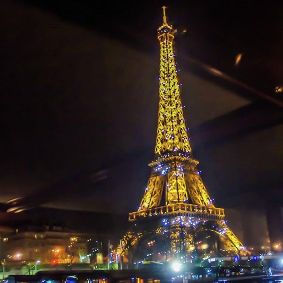 Nature Photograph - Eiffel Tower #paris #france #nature by Emmanuel Varnas