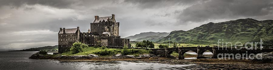 A bonnie wee castle Photograph by Howard Ferrier
