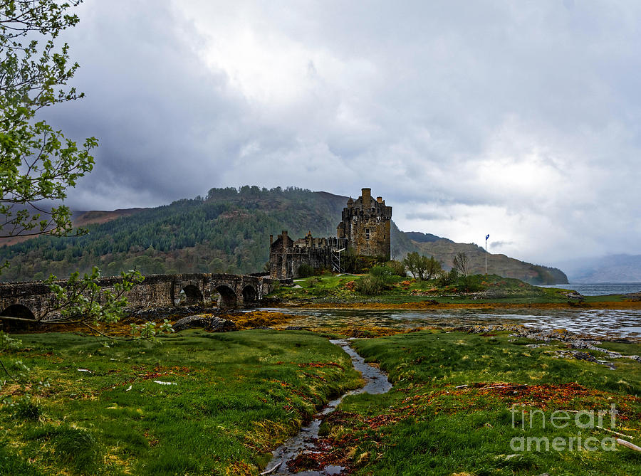 Eilean Donan Castle Photograph by Paul Mashburn